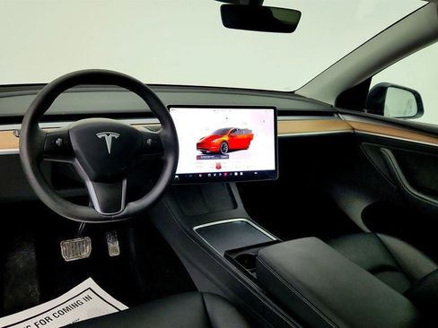 Used 2025 Tesla Model Y Long Range image 10