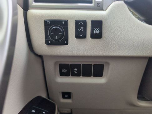 Used 2018 Lexus GX 460 image 18