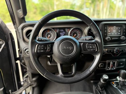 Used 2018 Jeep Wrangler Sport AWD/4WD image 16