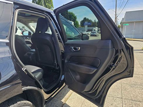 Used 2023 Volvo XC60 B5 Plus w/ Climate Package AWD/4WD image 13