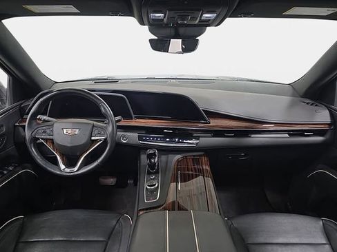 Used 2022 Cadillac Escalade Premium Luxury AWD/4WD image 10