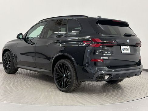 New 2026 BMW X5 xDrive40i w/ M Sport Package AWD/4WD image 3