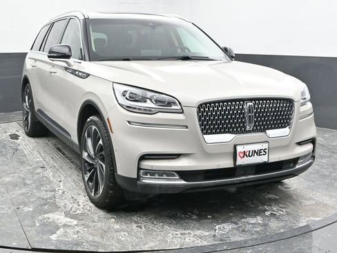 Used 2024 Lincoln Aviator Reserve w/ Equipment Group 201A image 6