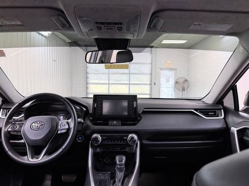 Used 2019 Toyota RAV4 XLE Premium FWD image 26