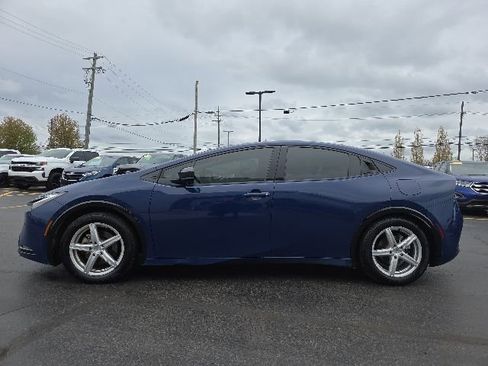 Used 2024 Toyota Prius Prime FWD image 4