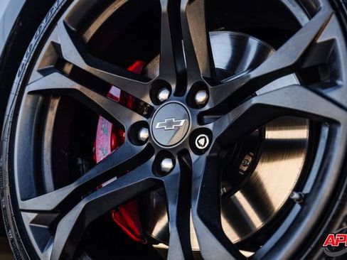 Used 2020 Chevrolet Camaro SS image 4