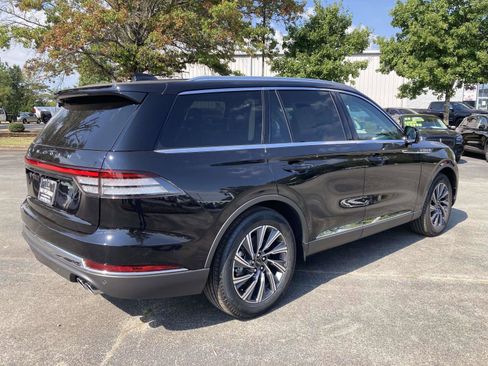 New 2025 Lincoln Aviator 2WD image 3