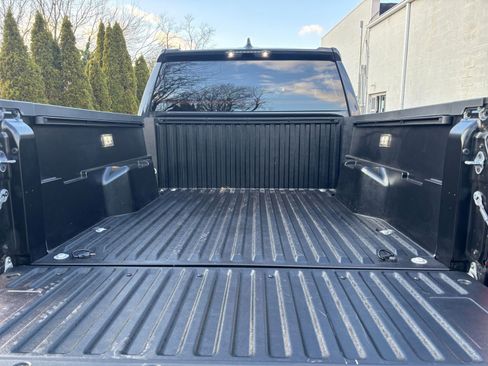 Used 2025 Toyota Tacoma TRD Off-Road image 30