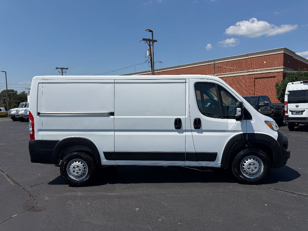 Used 2025 RAM ProMaster 2500 w/ Convenience Group FWD image 1