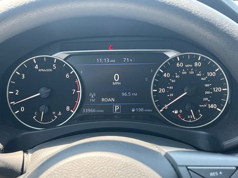 Used 2025 Nissan Altima 2.5 SV FWD image 40