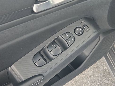 Used 2025 Nissan Altima 2.5 SV image 27