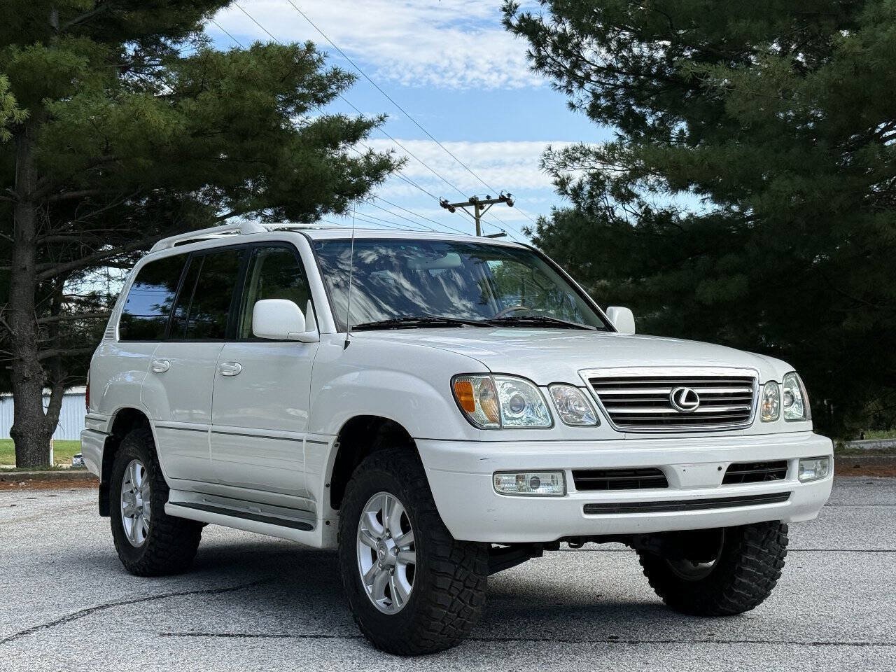 Used 2005 Lexus LX 470 4WD w/ Preferred Accessory Pkg image 9