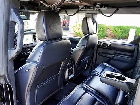 Used 2025 Ford Bronco Outer Banks image 17