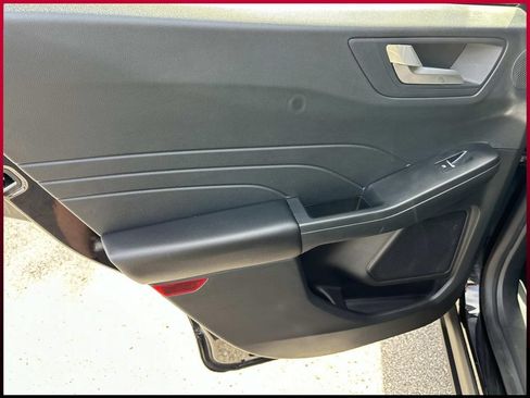 Used 2021 Ford Escape SEL w/ Technology Package FWD image 23