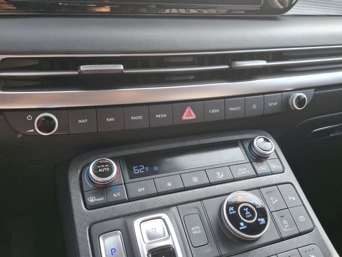 Used 2023 Hyundai Palisade Limited AWD/4WD image 18