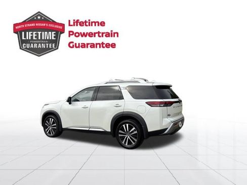 Certified 2024 Nissan Pathfinder Platinum w/ Cargo Package FWD image 3