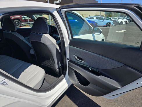 New 2026 Hyundai Elantra Limited FWD image 39