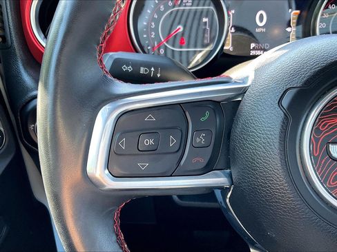 Used 2022 Jeep Wrangler Unlimited Rubicon AWD/4WD image 13