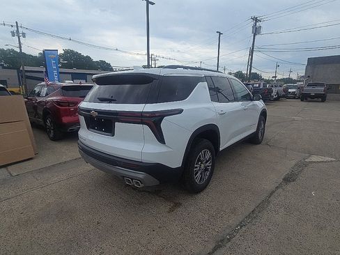 New 2026 Chevrolet Traverse LT w/ LPO, Floor Liner Package AWD/4WD image 8