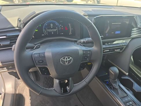 Used 2026 Toyota Camry SE w/ Convenience Package image 15