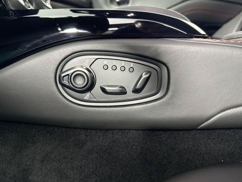 Used 2020 Aston Martin V8 Vantage Coupe RWD image 31