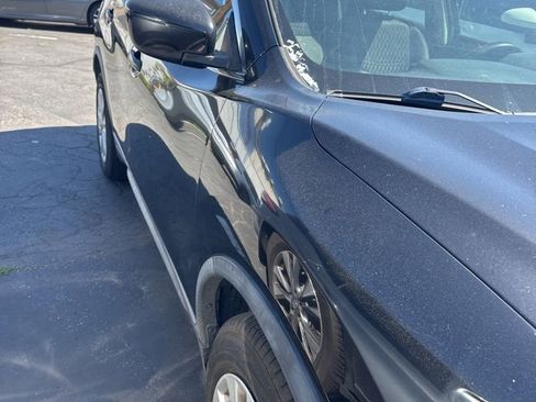 Certified 2018 Nissan Rogue S image 6