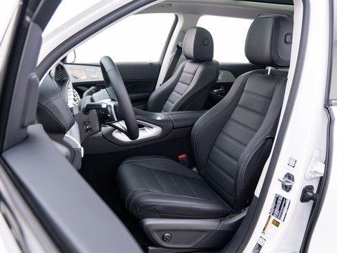 New 2026 Mercedes-Benz GLS 450 4MATIC image 18