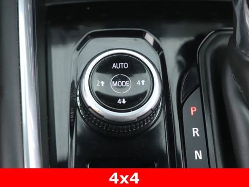 Used 2024 GMC Canyon AT4 w/ Technology Package AWD/4WD image 24