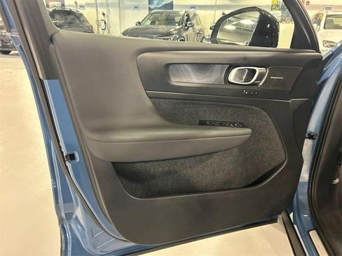 Certified 2023 Volvo C40 P8 Recharge Ultimate image 9