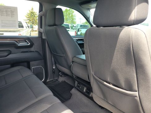 Used 2023 Chevrolet Silverado 1500 LT AWD/4WD image 17