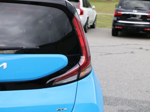Used 2023 Kia Soul GT-Line FWD image 7