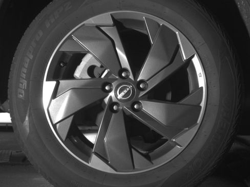 Used 2025 Nissan Rogue SV image 15