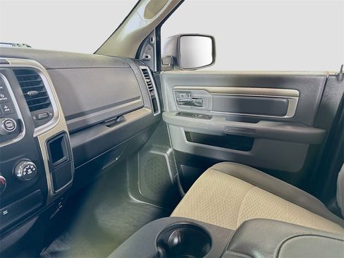 Used 2017 RAM 2500 SLT image 21