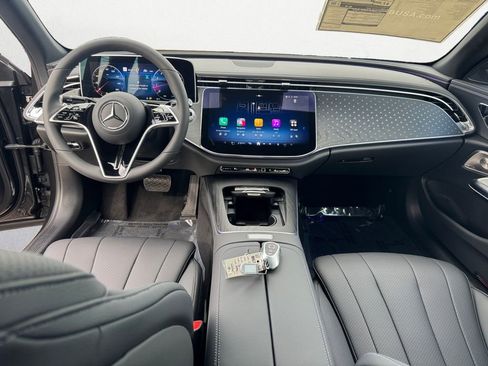 New 2026 Mercedes-Benz E 350 4MATIC Sedan image 9