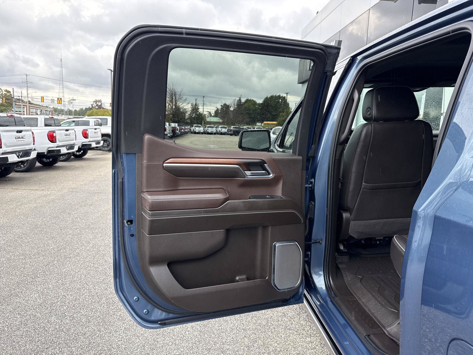 Used 2024 GMC Sierra 1500 Denali AWD/4WD image 17