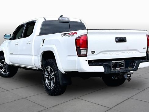 Used 2019 Toyota Tacoma TRD Sport w/ Technology Package AWD/4WD image 11