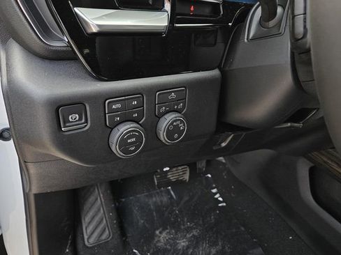 New 2026 Chevrolet Silverado 1500 LT w/ Z71 Off-Road Package image 12
