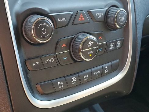 Used 2020 Dodge Durango SXT image 15