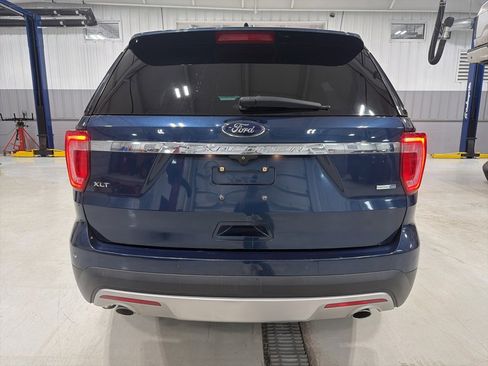 Used 2016 Ford Explorer XLT w/ Equipment Group 202A image 9