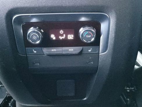 Used 2025 Chevrolet Suburban Premier image 15