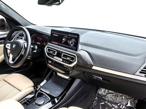 Used 2024 BMW X3 sDrive30i w/ Premium Package image 17
