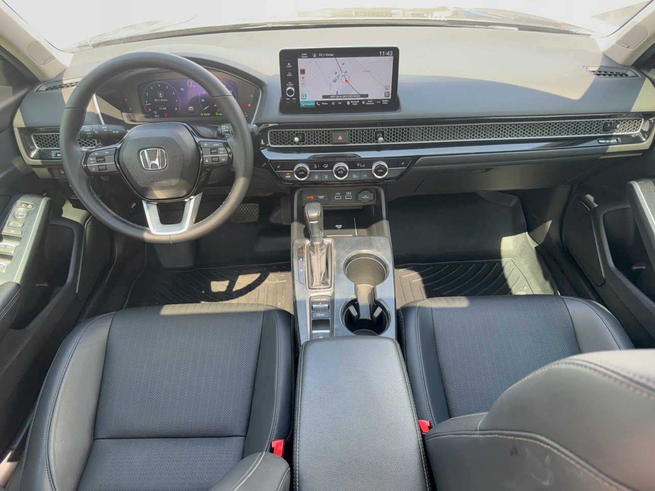 Used 2023 Honda Civic Touring image 17