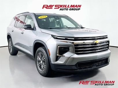 Used 2024 Chevrolet Traverse LT w/ Enhanced Driving Package