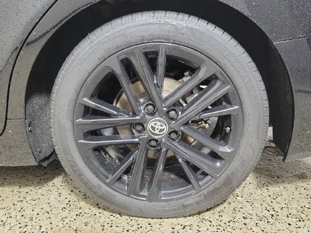 Used 2025 Toyota Camry SE w/ Convenience Package FWD image 6