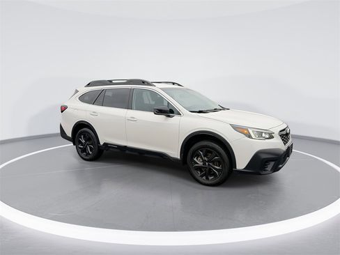 Used 2022 Subaru Outback Onyx Edition XT image 2
