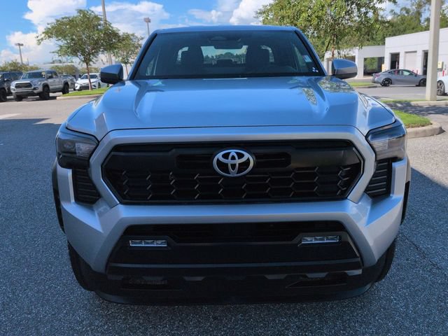 Certified 2025 Toyota Tacoma TRD Off-Road AWD/4WD image 9
