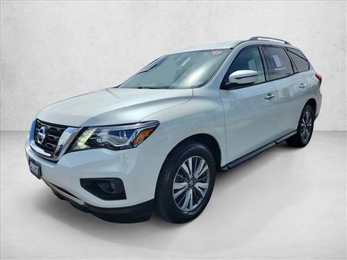 Used 2017 Nissan Pathfinder SV AWD/4WD image 1