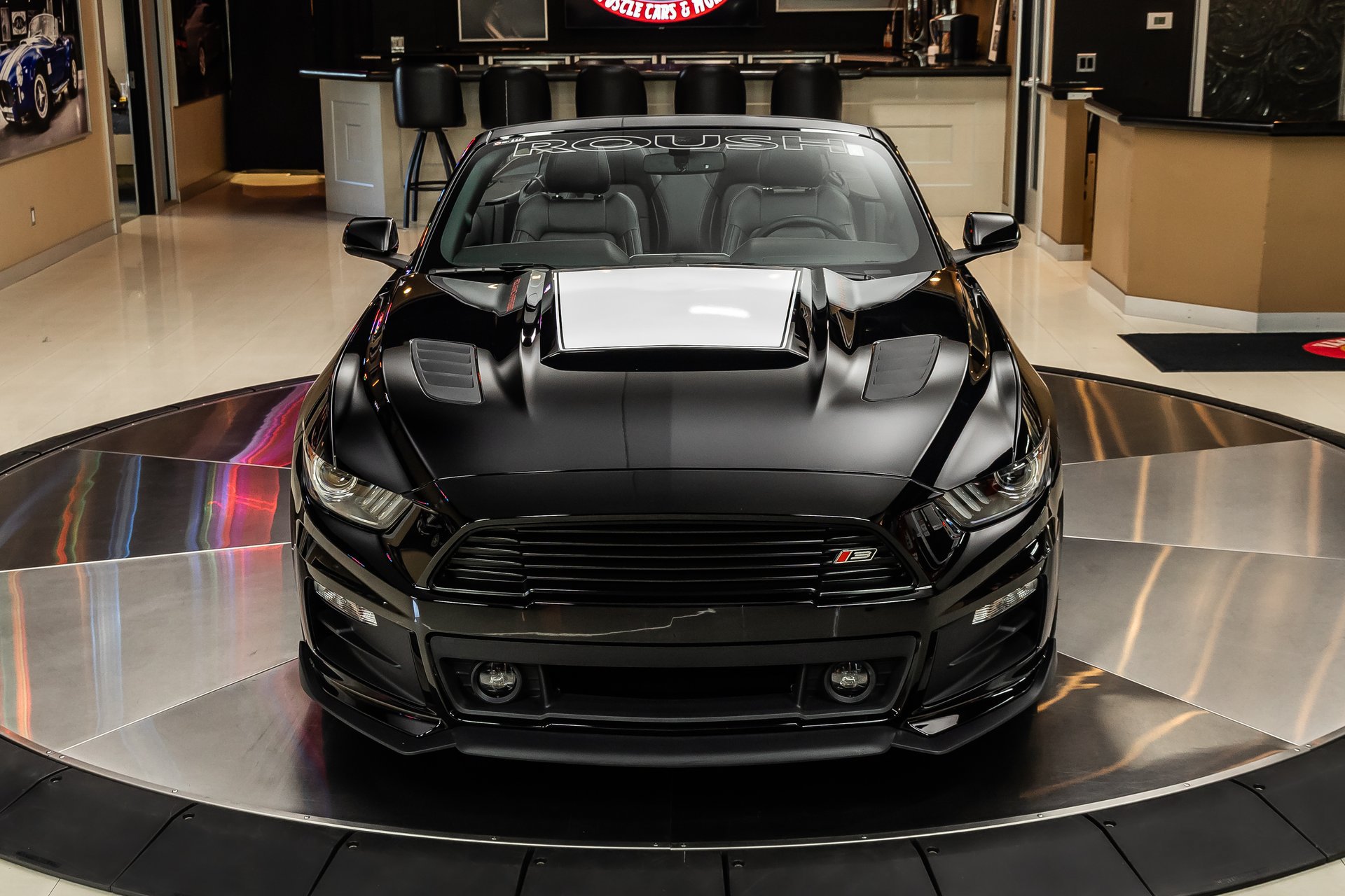 Used 2017 Ford Mustang GT Premium w/ Equipment Group 401A RWD image 9