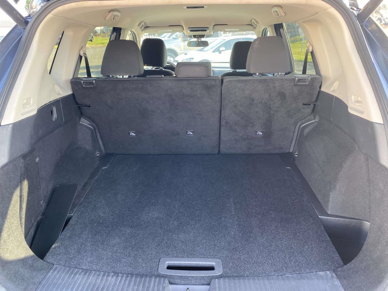 Used 2025 Nissan Rogue SV FWD image 17