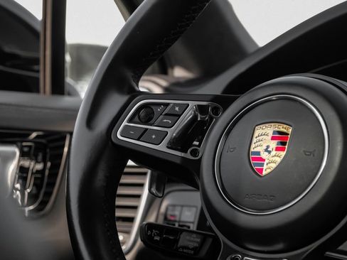 Used 2020 Porsche Cayenne Turbo image 16